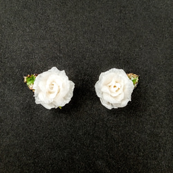 白い薔薇の2wayイヤリング/ピアス（軽量） 3枚目の画像