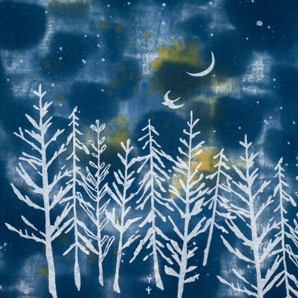 手描き染め伊勢木綿手ぬぐい / よるの森 1枚目の画像