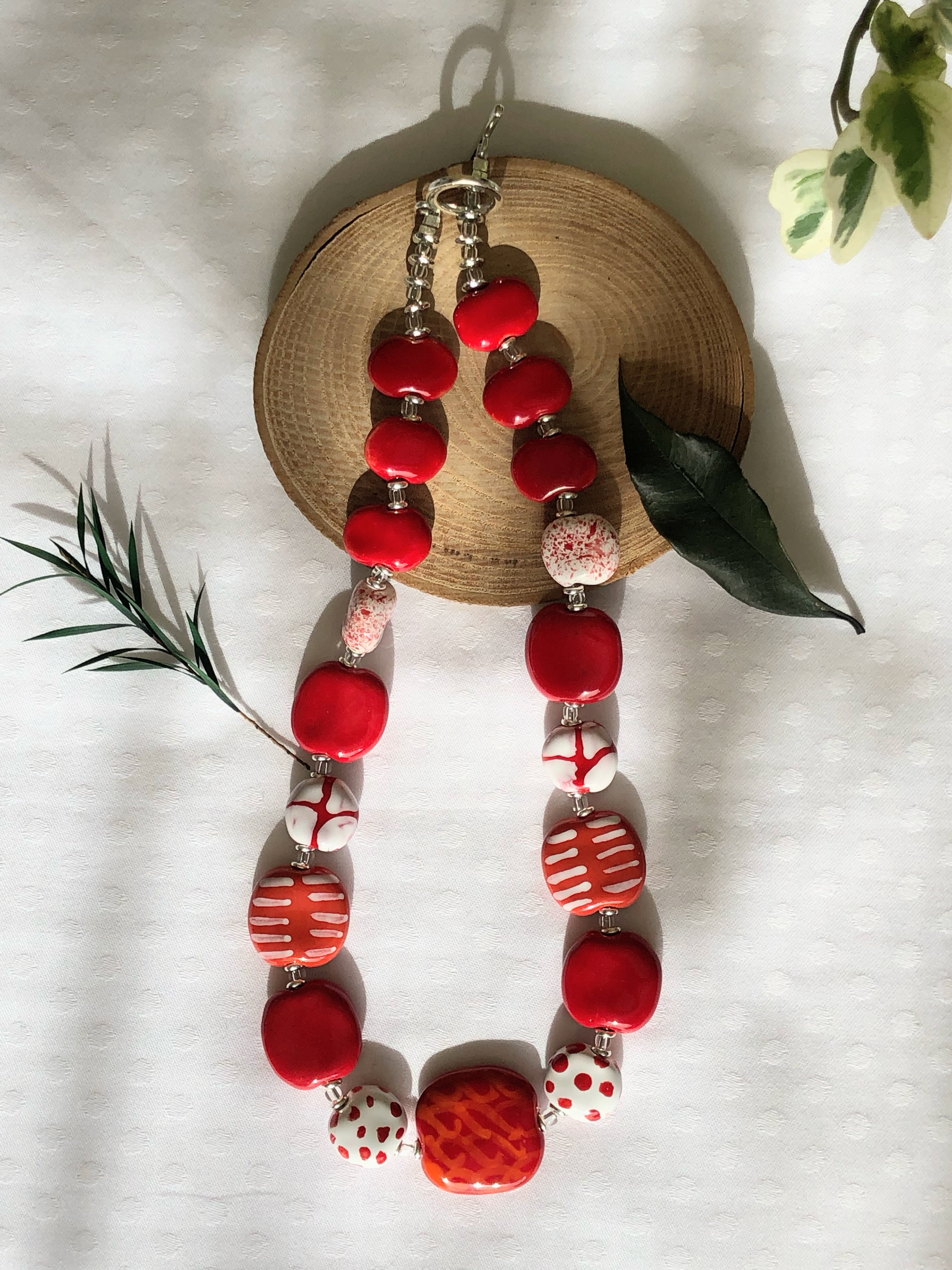 【Kazuri Beads】セラミック ボリューム/大ぶり ネックレス（Red）