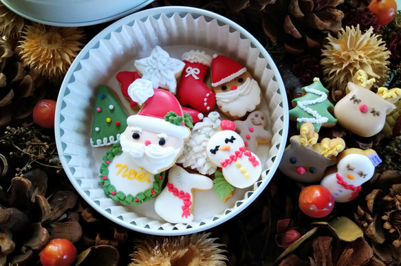 『Creema限定クリスマス2023』※クリスマスのミニアイシングクッキー　クッキー缶※身体に優しい!ケーキの飾りにも 3枚目の画像