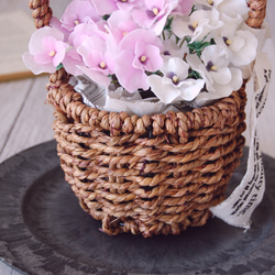 【粘土のお花】ビオラ　ハンドルカゴバック　ピンク＆ホワイト・・・B726 8枚目の画像