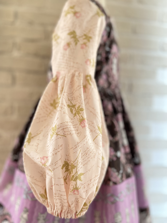 子供服　ネコ‍＆うさぎ　ビショップスリーブワンピースドレス　チャコール✖️パープル　110サイズ　女の子　服 4枚目の画像