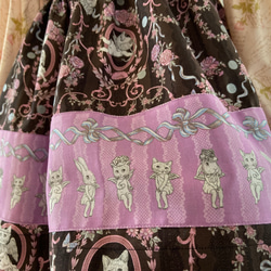 子供服　ネコ‍＆うさぎ　ビショップスリーブワンピースドレス　チャコール✖️パープル　110サイズ　女の子　服 5枚目の画像
