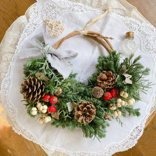 木の実たっぷりクリスマスリース♡ ドライフラワー natsumeg 通販