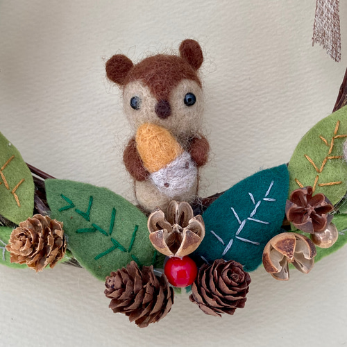 yano-kun  羊毛フェルト 作品 リスちゃんのリース yano-kun 様 専用 羊毛フェルト 作品 リスちゃんのリース