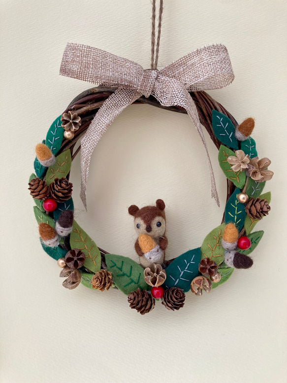 リスとどんぐり達のリース