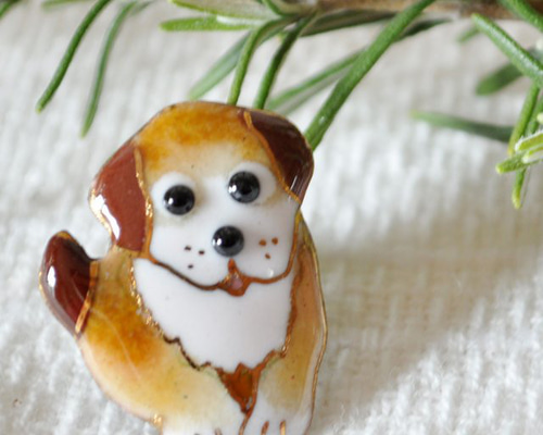 お値打ち✨HERMES✨ヴィンテージ　七宝焼　ピンブローチ　犬と少女 HERMES ピンブローチ 少女と犬 七宝焼き ヴィンテージ レディース