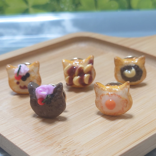 猫トースト ピンバッジ フェイクスイーツ ピンバッチ bambi 通販