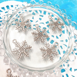 12個　シルバー　雪　雪の結晶　花　チャーム　パーツ アモール 3枚目の画像