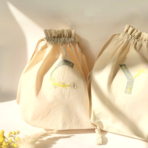 セミオーダー】イニシャル巾着 ボタニカル柄 花柄 名入れ 巾着ポーチ 