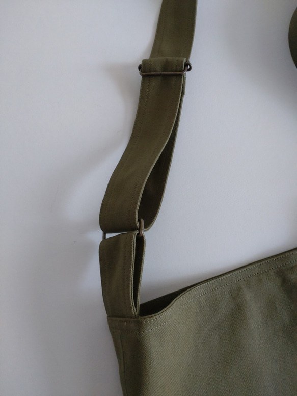 帆布のショルダーバッグ　サコッシュ　/ オリーブ 3枚目の画像
