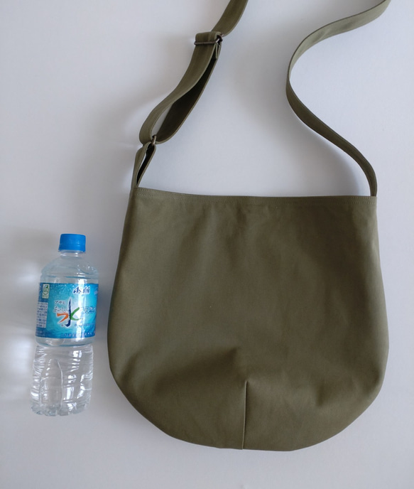 帆布のショルダーバッグ　サコッシュ　/ オリーブ 4枚目の画像