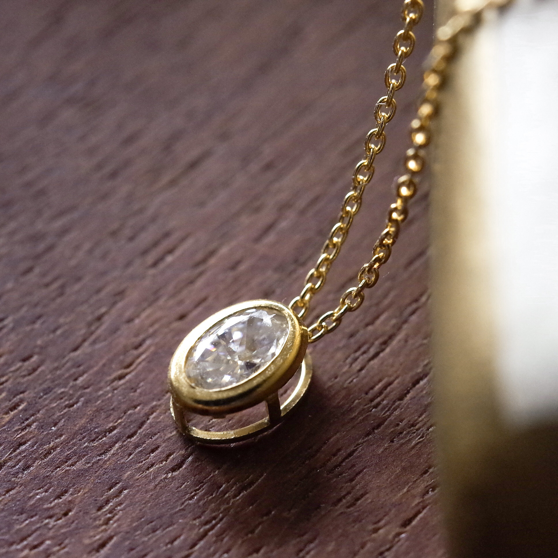 【Creema限定】モアサナイトAAAのオーバル べセルネックレス(14kgf)