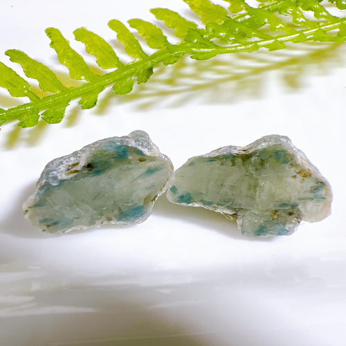 B)幻の鉱物☆アースシードライト☆原石☆地球と繋がる☆夢の具現化