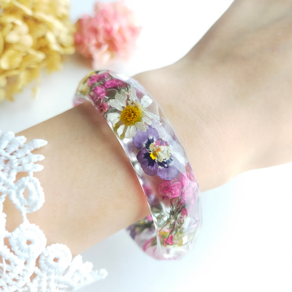 〜花束みたいな恋のバングル〜　パープル　パンジー　紫陽花　薔薇　桜　さくらんぼ　クリア　透明　レジン　ラベンダー紫 18枚目の画像