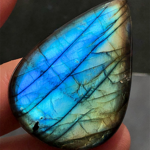 究極品質　超希少幻の色彩　神秘的な輝き　オーロラブルーラブラドライト　10.8㎜ ラブラドライト[639] 38x27mm 57Cts 天然石 / カボション / ルース