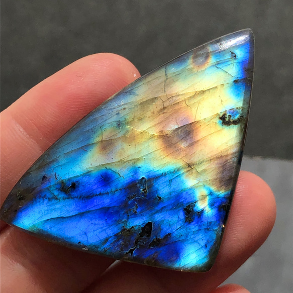 ドラゴン（ラブラドライト1） バイカラーオレゴンサンストーン(宝石名ラブラドライト)アメリカ