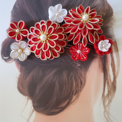 赤×ベージュ　つまみ細工の髪飾り　成人式　卒業式　結婚式　色打ち掛け　着物　振袖 10d55502d4e05e00204f0ffba97242