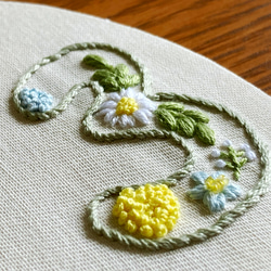 マーガレットの刺繍時計 4枚目の画像