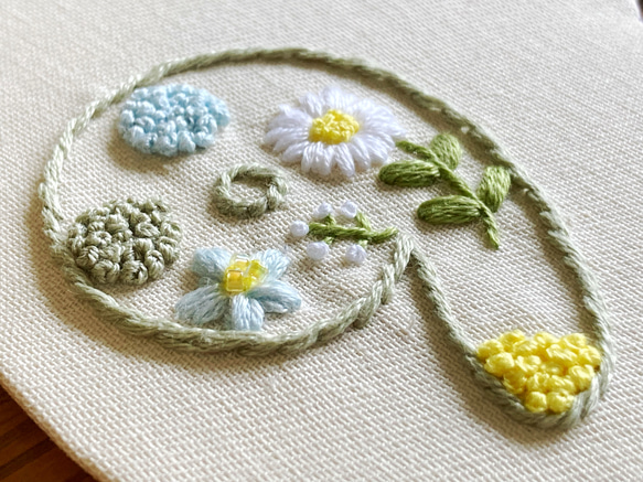 マーガレットの刺繍時計 6枚目の画像