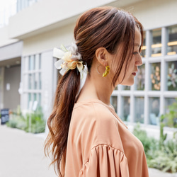 mini｜キンモクセイ｜咲き編みシュシュ 2枚目の画像