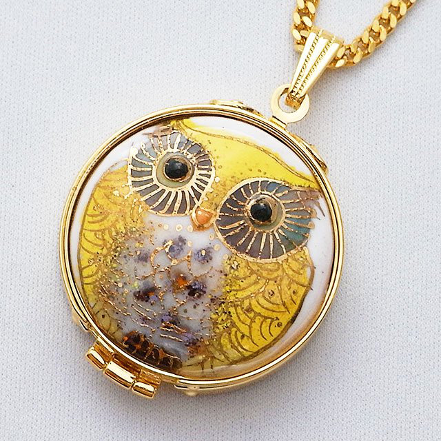 ふくろう（黄）の七宝焼ルーペ付ペンダント【受注制作】