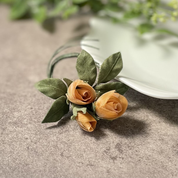 激安通販 布花アンティークオレンジのミニ薔薇のコサージュ コサージュ 布 アンティーク雑貨