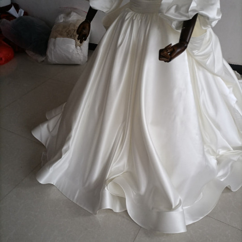 人気上昇！ウエディングドレス ホワイト パールアイボリー ベアトップ  