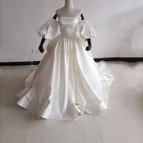 人気上昇！ウエディングドレス ホワイト パールアイボリー ベアトップ  