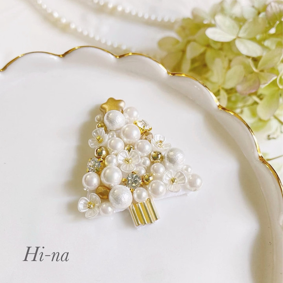 キラキラパールのクリスマスツリー刺繍ブローチ⭐︎スペシャル