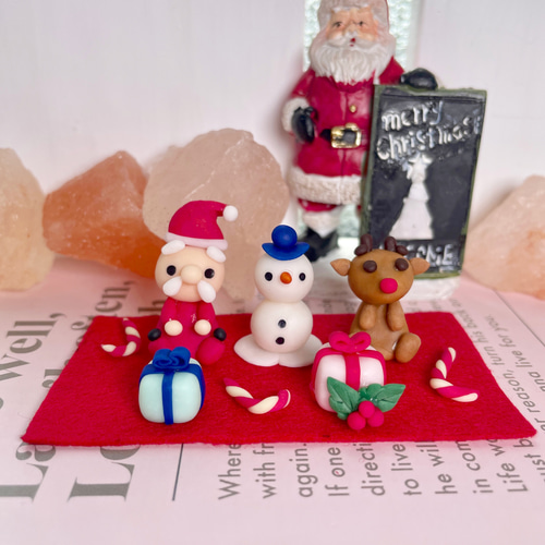 ハンドメイド お座りサンタさんとトナカイさんのクリスマス飾り 置物