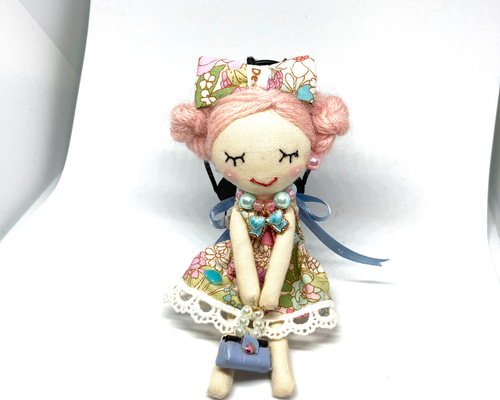 ハンドメイド ドールチャーム バッグチャーム 【花柄ワンピース