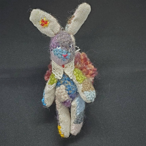 ダーニング刺繍 ウサギ チャーム その他ファッション 羊屋 通販