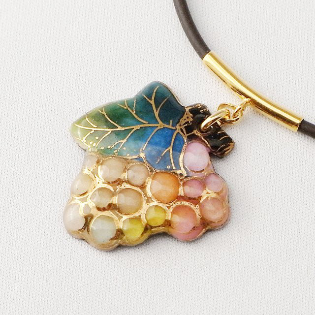 1房のぶどうの七宝焼ミニネックレス【受注制作】
