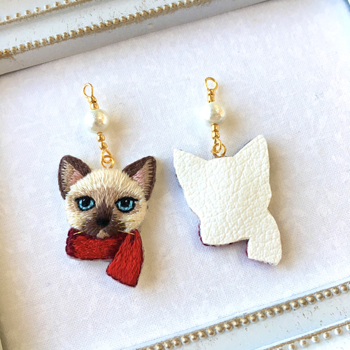 ちまっと♡模様猫ちゃん♡しっぽゆらゆら♡ピアス/イヤリング✩*॰¨