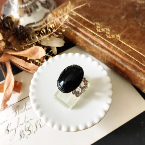 ブラックオニキスの大ぶりリング【シルバー・天然石・上品・クール