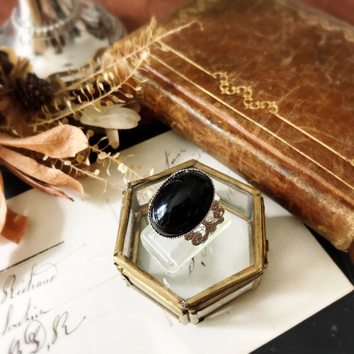ブラックオニキスの大ぶりリング【シルバー・天然石・上品・クール