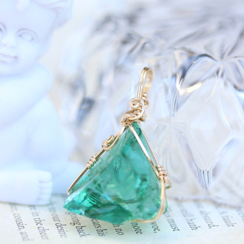 アンダラクリスタル：エメラルドシフトペンダントトップ 14kgf