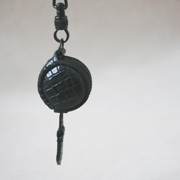【Pebble Black】クロコダイル革 指輪ケース オールブラック　 1枚目の画像