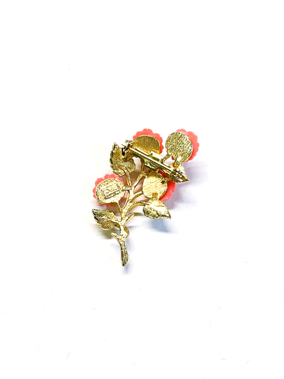 Jul’s尋愛綺夢-vintage*花園裡的玫瑰*精緻珊瑚橘玫瑰綠葉金色小胸針別針 第4張的照片