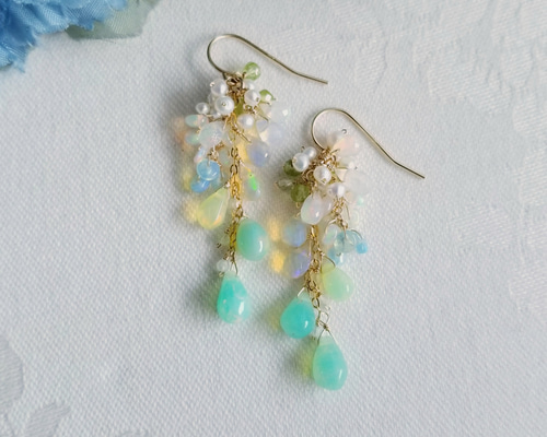 14KGFイエロー・グリーンカラーオパールたわわピアス ピアス（フック