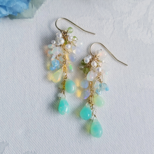 14KGFイエロー・グリーンカラーオパールたわわピアス ピアス（フック