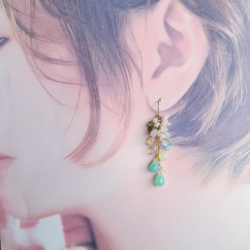 14KGFイエロー・グリーンカラーオパールたわわピアス ピアス（フック