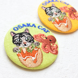 たこ焼き＆猫の刺繍缶バッジ｜大阪ご当地猫刺繍 1枚目の画像