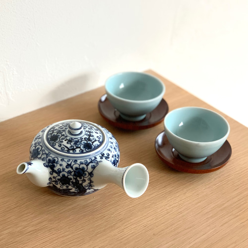 京焼・清水焼】京都 水野春陽窯 染付 梅 急須 ティーポット 京焼・清水焼】京都 水野春陽窯 染付 梅 急須 ティーポット