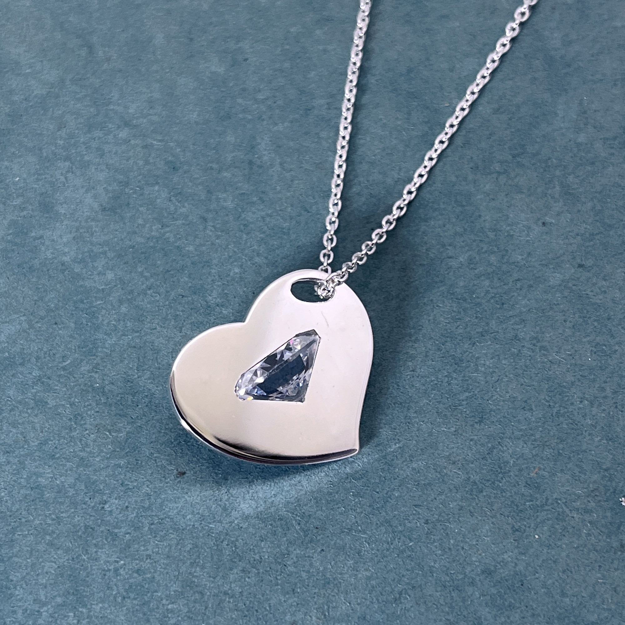 Treasures in the Heart Cubic Zirconia Pendant　［Order］