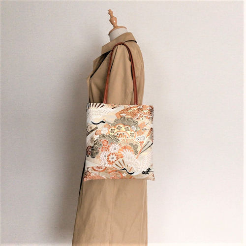 アンティーク鶴柄の帯からトートバッグ／パーティーバッグ／ブラウン系