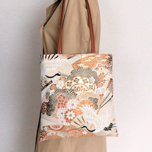 アンティーク鶴柄の帯からトートバッグ／パーティーバッグ／ブラウン系