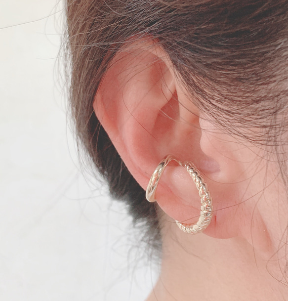 ❤️オススメセット❤️  高品質イヤーカフ　ライトゴールド　ツイスト　２連　両耳用 4枚目の画像