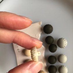 アンティーク ボタン 14個　ビンテージ 昭和 レトロ 個性的 ハンドメイド素材 日本製 ポップ アクセ 小さいのまとめ 6枚目の画像